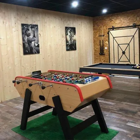 De La Tiboire - Salle De Festivites Et Salle De Jeux * Sevremoine