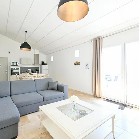 De La Tiboire - Salle De Festivites Et Salle De Jeux