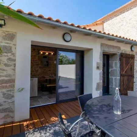 Semesterbostad De La Tiboire - Salle De Festivites Et Salle De Jeux *