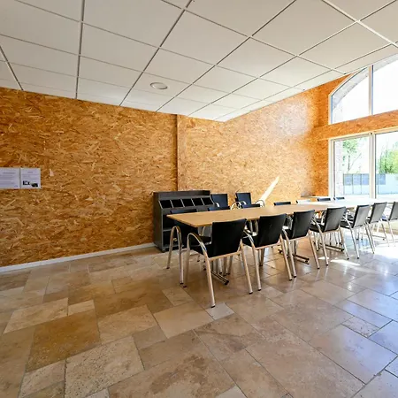 De La Tiboire - Salle De Festivites Et Salle De Jeux Semesterbostad