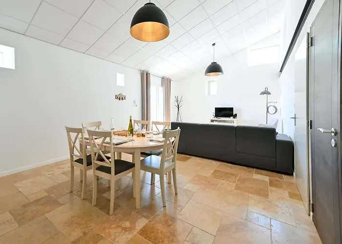 بيت للعطل De La Tiboire - Salle De Festivites Et Salle De Jeux *