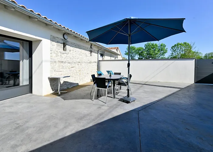 De La Tiboire - Salle De Festivites Et Salle De Jeux * Sevremoine