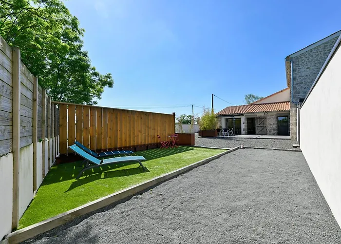 بيت للعطل De La Tiboire - Salle De Festivites Et Salle De Jeux *